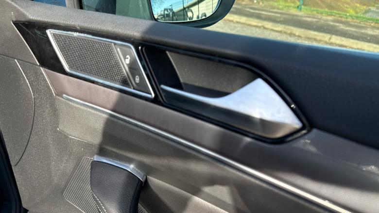 Volkswagen Passat 2.0 TDI R-Line 5dr DSG [Panoramic Roof] Diesel Estate